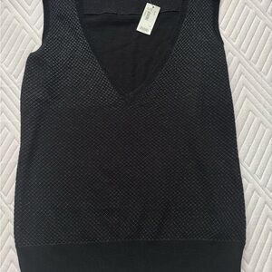Black V-Neck Sleeveless Sweater